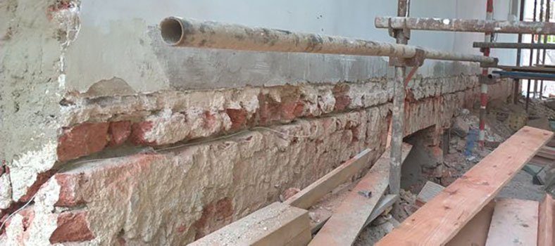 Pracovná špára elektroosmóza tehla